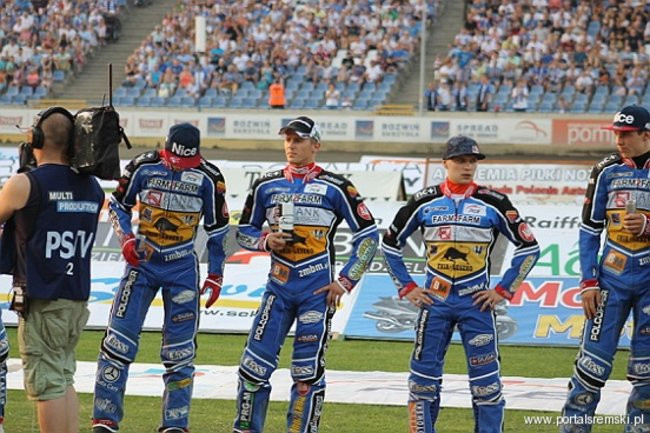 Zacięty mecz z Falubazem