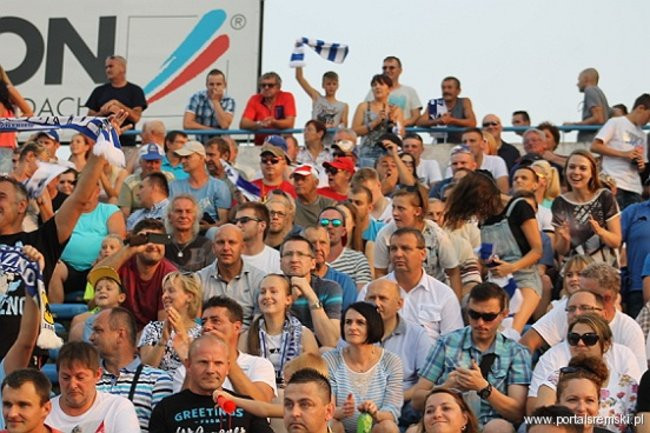 Zacięty mecz z Falubazem