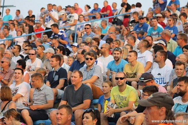 Zacięty mecz z Falubazem