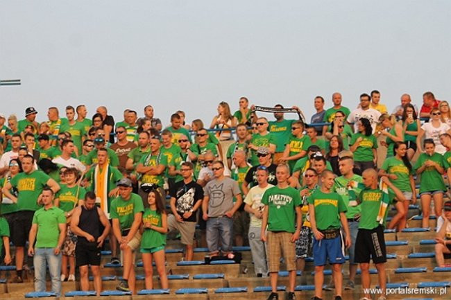 Zacięty mecz z Falubazem