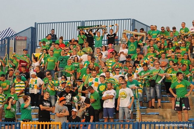 Zacięty mecz z Falubazem