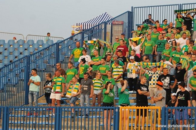 Zacięty mecz z Falubazem