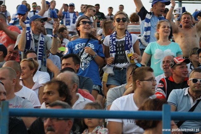 Zacięty mecz z Falubazem