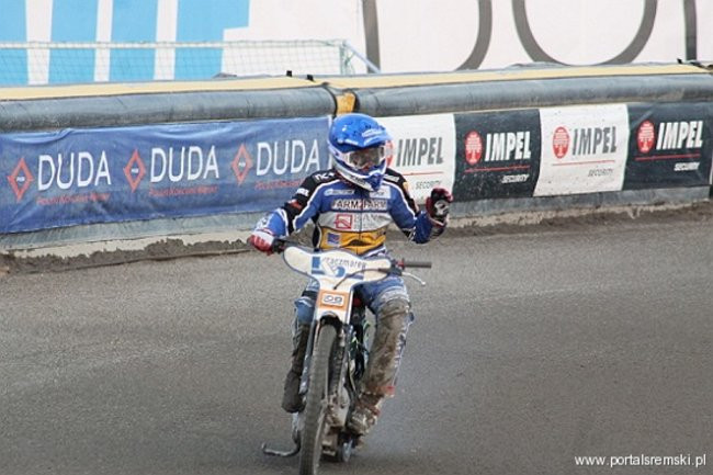 Zacięty mecz z Falubazem