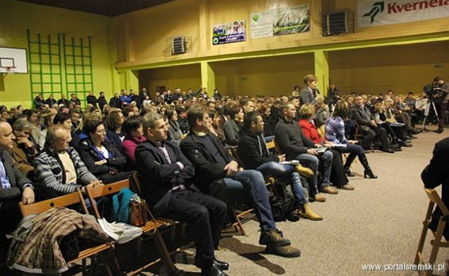 Rodzice walczą o szkołę