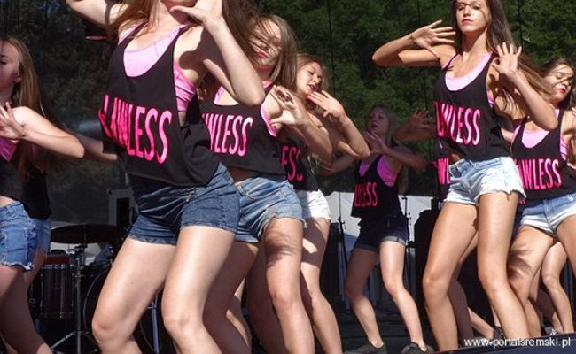 Radość śpiewu i tańca