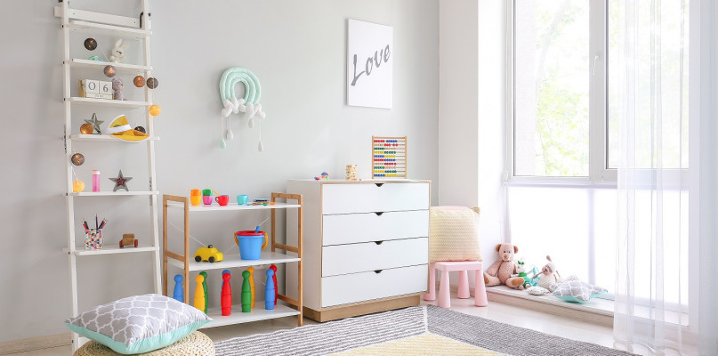 Rolety wewnętrzne materiałowe – które wybrać do pokoju dla dziecka?