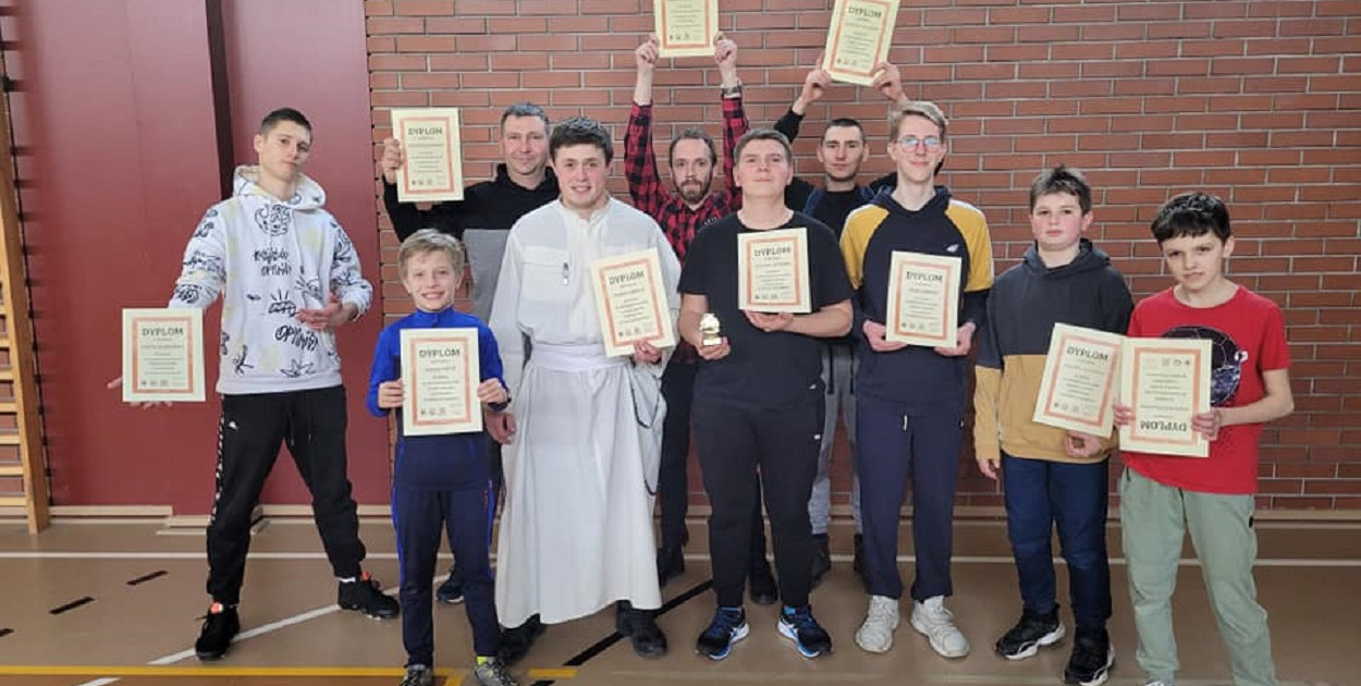 zdj. ministranci.nsjsrem.pl