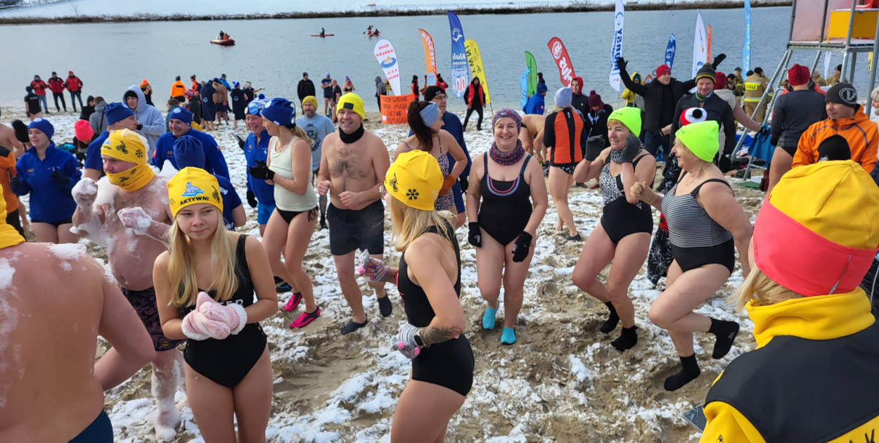 To była wielka charytatywna akcja. Na śremskiej plaży wspierali Maję i Alę