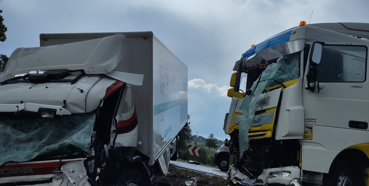 Wypadek na DW434 Śrem-Dolsk! Droga jest całkowicie zablokowana