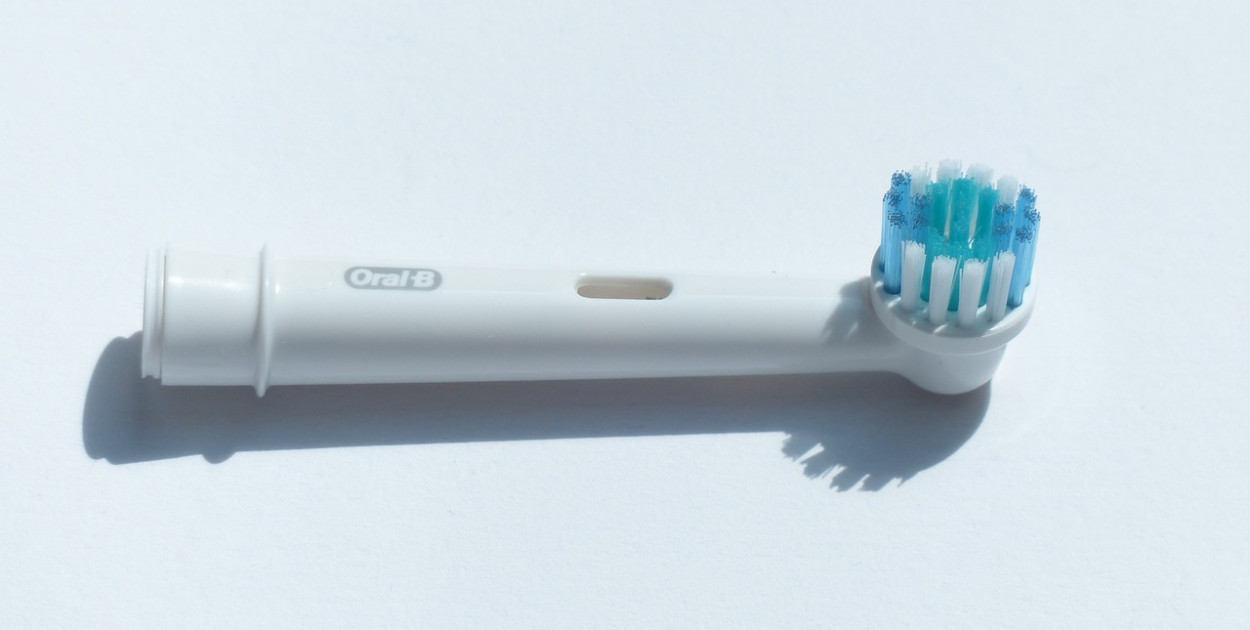 Jak wybrać najlepsze końcówki do swojej szczoteczki sonicznej – przewodnik zakupów