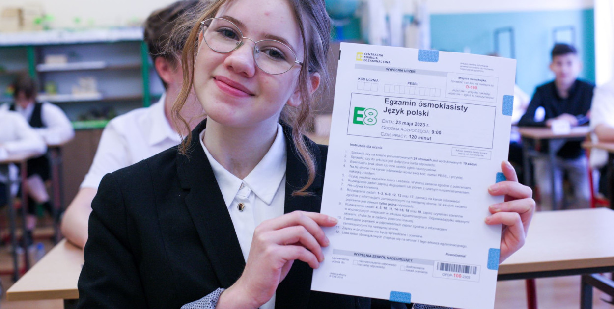 Wyniki egzaminu ósmoklasisty: uczniowie zdobyli średnio 61 proc. punktów z polskie