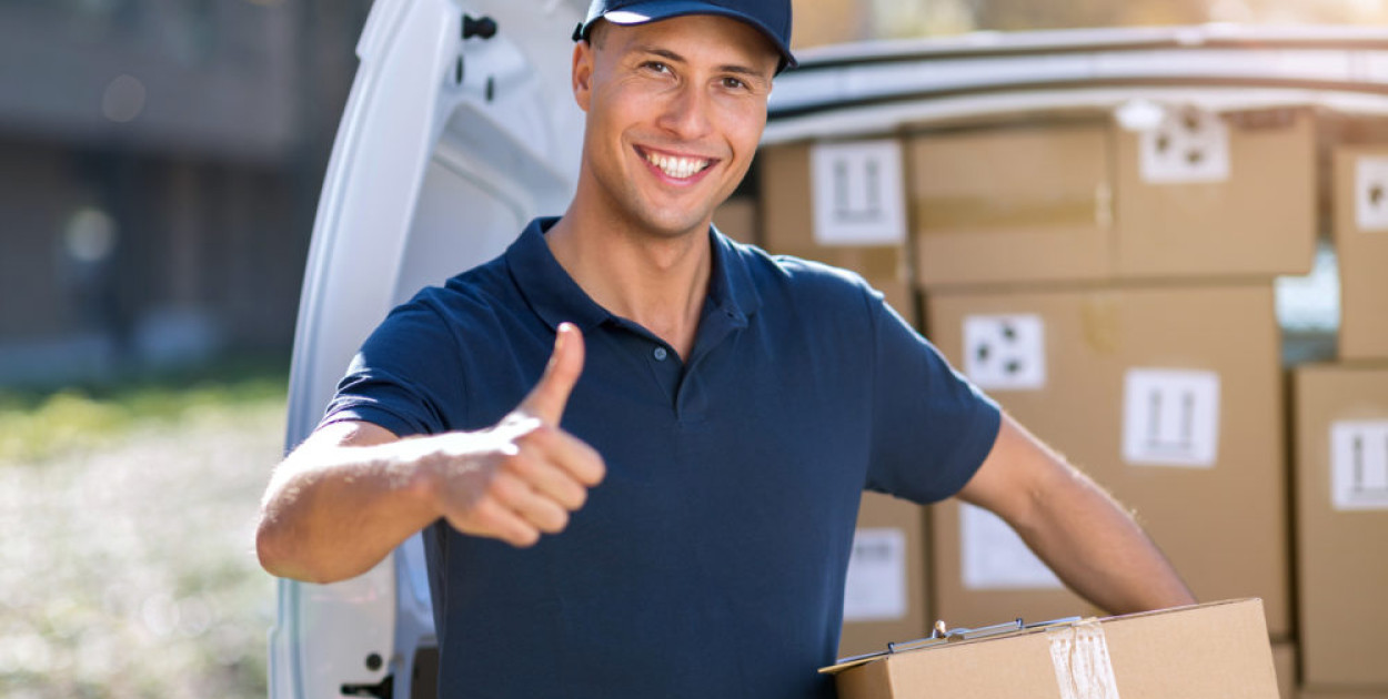 Dlaczego warto wybrać Polonez America do wysyłania paczek z USA do Polski?