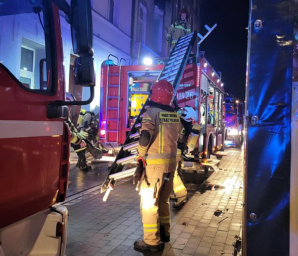 Zarządzanie kryzysowe w Śremie. Matka z trojgiem dzieci straciła mieszkanie-74889