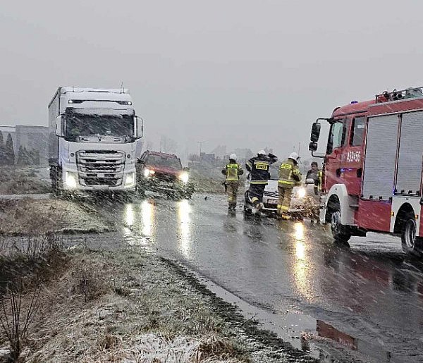 Nie zachował ostrożności i doprowadził do zderzenia. Wyglądało groźnie-78667