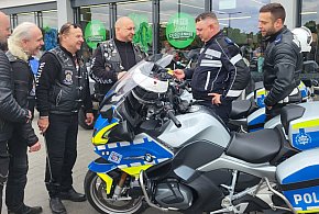 Zmieścimy się wszyscy - akcja motocyklistów przed marketem w Śremie-80383