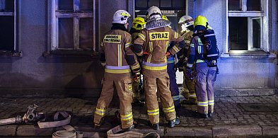 Nocny pożar mieszkania przy Rynku. Mężczyzna stracił przytomność-80391