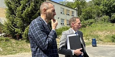 Szkoła pęka, osuwisko napiera. Co się stanie z uczniami w Dolsku? -80445