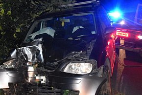 20-letni kierowca stracił panowanie nad pojazdem. Wiemy dlaczego.-80874