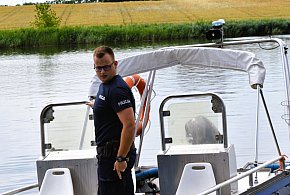 Śremska policja zwodowała łódź. Będzie dbać o bezpieczeństwo na jeziorach-81430