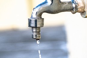 Przerwa w dostawie wody. Mieszkańcy muszą przetrwać do popołudnia-81501