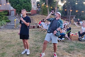 Śremianie szaleli z mikrofonem. Karaoke w ogrodzie-81660
