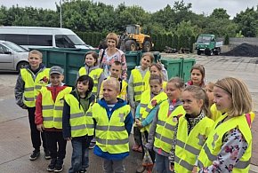 Dzieci wśród śmieci? Niecodzienna lekcja ekologii w Śremie-81675