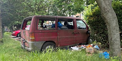 Porzucony samochód denerwuje mieszkańców-81672