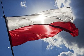 Flaga i hymn na nowo? Rząd chce korekty przepisów dot. symboli narodowych-81804