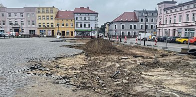Rozkopany rynek w Śremie. Ma tu rosnąć 25 drzew-81799