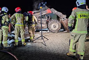 Pożar w budynku gospodarczym. Spaliła się ładowarka-81843
