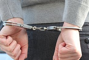 Śremscy policjanci przekazali cudzoziemca Straży Granicznej-82651
