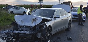 Czołówka BMW i Renault pod Gryżyną