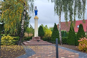 Odnowienie figury Matki Bożej w Chrząstowie-5597