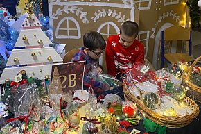 Kiermasz świąteczny w SP6-5710