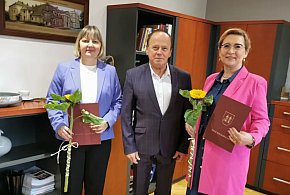Burmistrz Książa docenił dyrektorów szkół. Wręczył im nagrody-83679