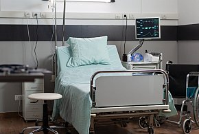 Lek wycofany z powodu zanieczyszczeń. W środku znaleziono fragmenty szkła-83910