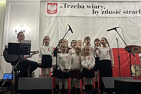 Dalewo śpiewa dla Niepodległej: wieczór pełen wzruszeń-84269