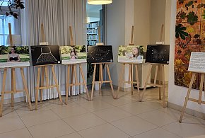 „Wystawa do dotykania” w śremskiej bibliotece – sztuka także dla osób niewidomych-84287