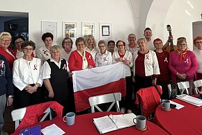 „Niepodległa w nutach i słowach” – muzyczne spotkanie w Klubie Senior+ w Śremie-84281