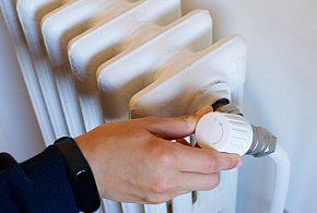 Kaloryfer zakręcony? I tak zapłacisz. Nowe prawo uderzy w lokatorów-84519
