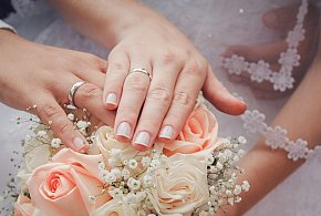 40 tys. zł za ślub i dziecko. PiS chce zachęcać do małżeństw i rodzicielstwa-84753