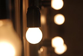Rachunki za prąd pójdą w dół. Rząd usuwa opłatę doliczaną od lat-84901
