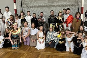 Przygoda pod piramidami w Brodnicy. Egipska nocka Zuchów ze Śremu-85128