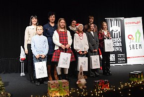 Recytatorzy w Kinoteatrze Słonko. I Gminny Konkurs Recytacji Poezji Bożonarodzenio-85113