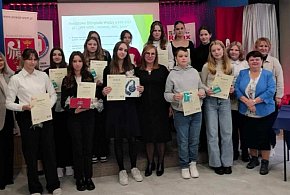 Sukces uczennicy z Nochowa. Powiatowa Olimpiada Wiedzy o HIV i AIDS-85194