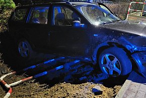 W Drzonku auto wypadło z drogi. To już kolejne takie zdarzenie w tym miejscu-85260