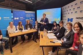 Licealiści ze Śremu podbijają Warszawę! Sukcesy na II Kongresie Debaty Publicznej-85350