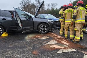 Kierowca nie udzielił pierwszeństwa przejazdu. Doszło do zderzenia osobówek-85365