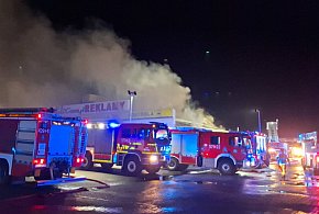 Potężny pożar hali poligraficznej w Rawiczu. W akcji był również zastęp ze Śremu-85503